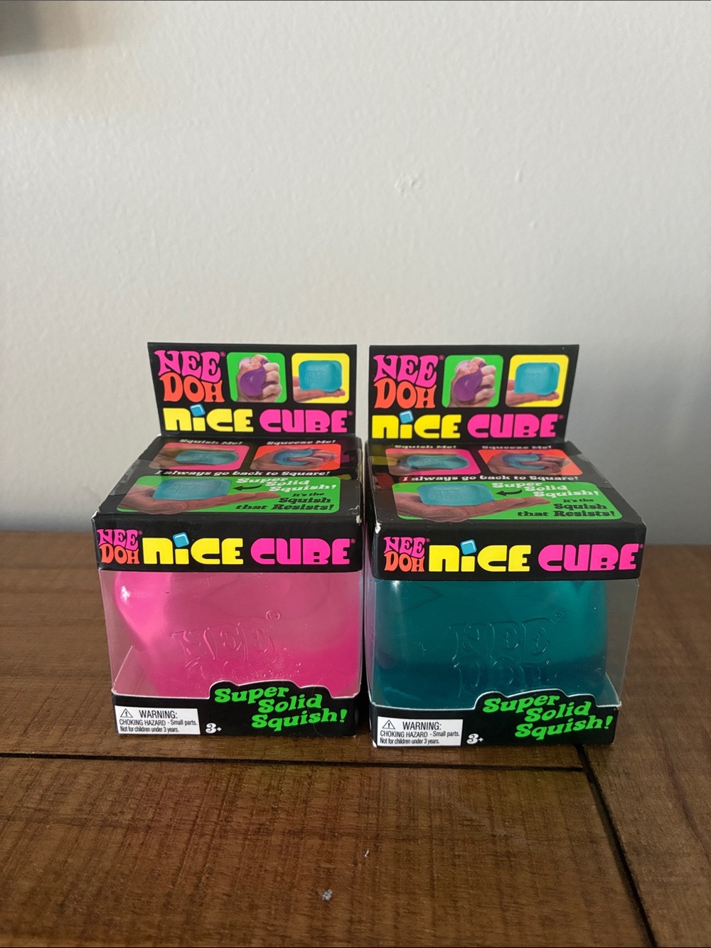 NWT Set of 2 NeeDoh Nice Cubes